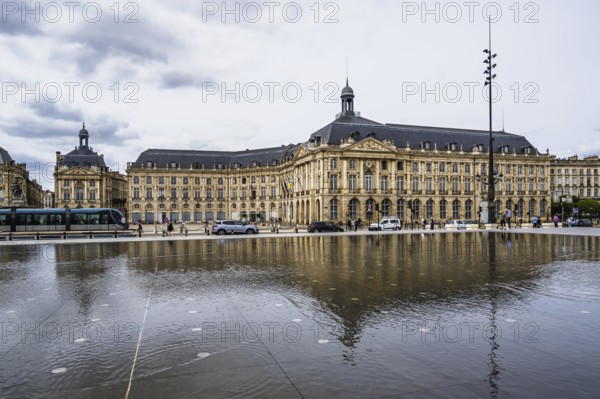 Miroir d'eau and Place de la Bourse, Bordeaux, Gironde, Nouvelle-Aquitaine, France