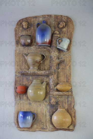 Pottery as decoration, potter, pottery, arts and crafts, jugs, drinking vessels, vases, mugs, pottery market, Suhl, Franconia, Thuringia, Germany