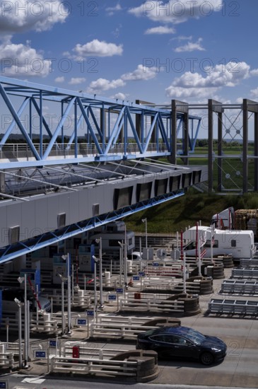 Toll station, toll, Barriere de Payage, motorway, Pont de Normandie, Normandy bridge, cable-stayed bridge, Le Havre, Honfleur, Normandy, Calvados, France