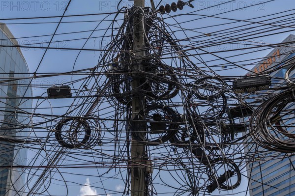 Electricity pylon cable tangle, Bangkok, Thailand