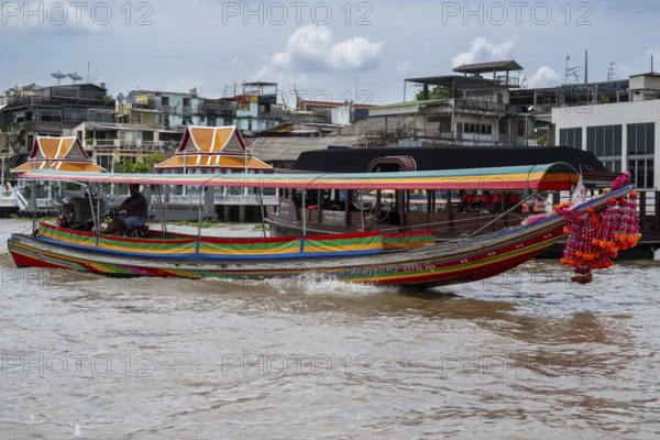 Longboat Chao Phraya River, Bangkok, Thailand