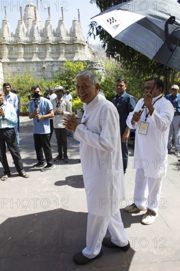 Pujya Deepakbhai, spiritual master, Adinath temple in Ranakpur, Jain temple, Rajasthan, India