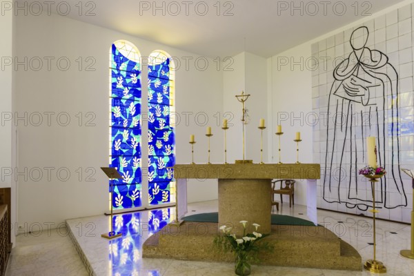 Interior view of the chapel, Chapelle du Rosaire de Vence, Chapelle Matisse, artist Henri Matisse, Vence, Provence Alpes Côte d'Azur, South of France, France