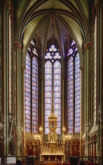 Interior view, altar, Chapel of the Blessed Sacrament, Chapelle du Saint-Sacrement, Saint-Augustin de Cantorbéry, radial chapel, ambulatory, Cathédrale Notre-Dame d'Amiens, Amiens, Somme, France