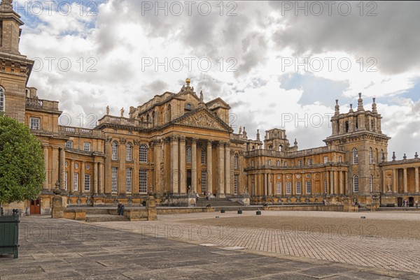 Blenheim Palace, the largest non-royal aristocratic residence in Great Britain, built by Queen Anne as a reward for John Churchill, 1st Duke of Marlborough. The imposing baroque palace is located in the English county of Oxfordshire on the River Glyme, a UNESCO World Heritage Site, England, United Kingdom