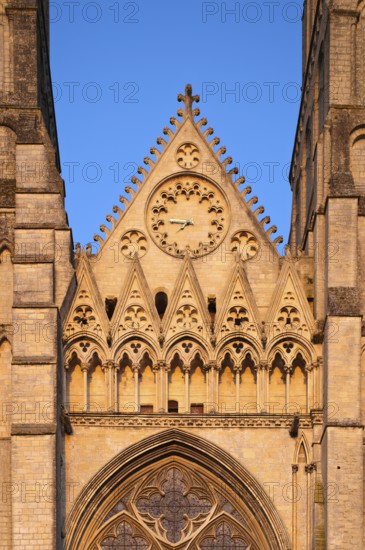 Close-up, west facade, Cathédrale Notre-Dame de Bayeux, evening light, Bayeux, Normandy, Calvados, France