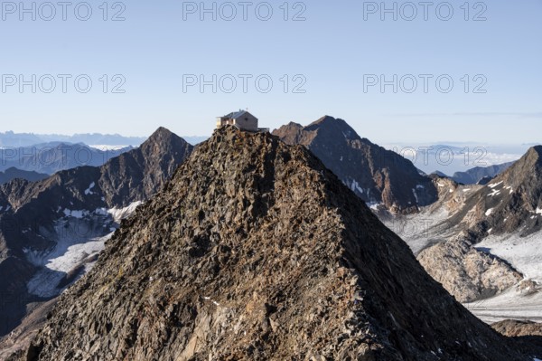 Summit of the Becher with Becherhaus, picturesque high mountain landscape, Stubai Alps, South Tyrol, Italy