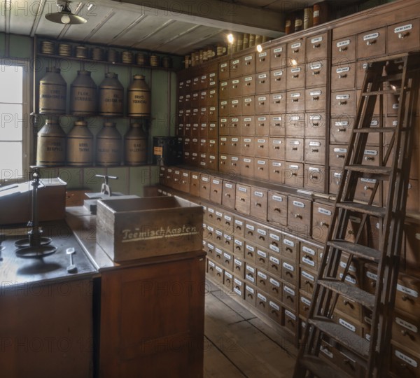 Pharmacy, furnishings from around 1840, Stadtmuseum, Seetorstr. 3, Radolfzell, Baden-Württemberg, Germany