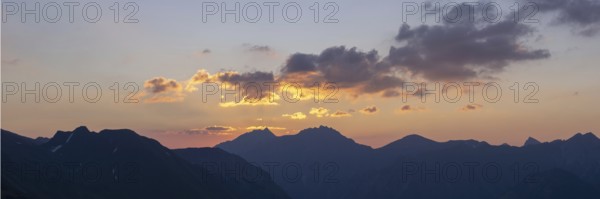 Sunrise from the Zeigersattel on the Nebelhorn, 2224m, Allgäu Alps, Allgäu, Bavaria, Germany