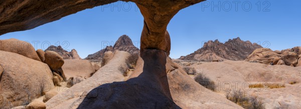 Rock arch, rock formation, Pontok Mountains, Great Spitzkoppe, Spitzkoppe, Great Spitzkoppe Nature Reserve, Namibia