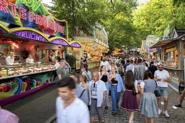 Showmen at the Erlangen Bergkirchweih, traditional twelve-day folk festival, Erlangen, Middle Franconia, Bavaria, Germany