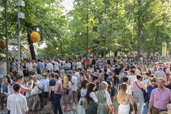 Erlanger Bergkirchweih, traditional twelve-day folk festival, Erlangen, Middle Franconia, Bavaria, Germany