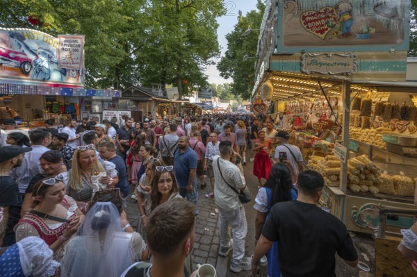 Erlanger Bergkirchweih, traditional twelve-day folk festival, Erlangen, Middle Franconia, Bavaria, Germany