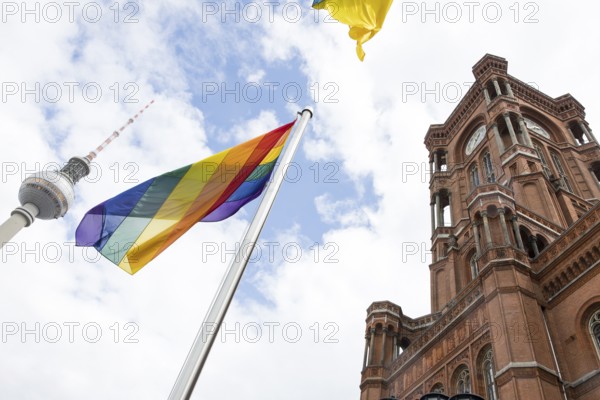 Kai Wegner, Raising the rainbow flag in front of the Rotes Rathaus, Berlin, 9 July 2025