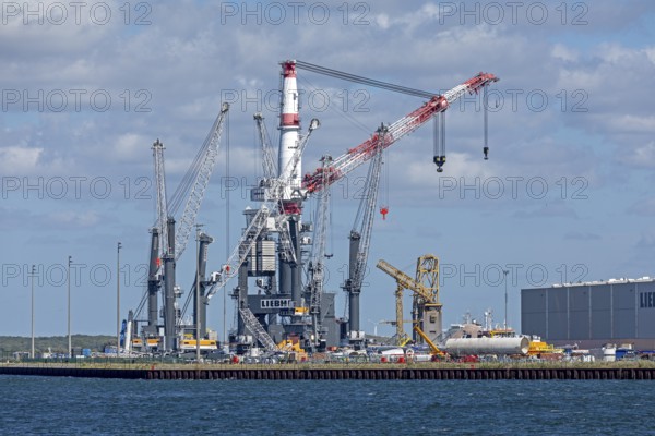 Overseas harbour, Liebherr-MCCtec, heavy-duty crane TCC 78000, Warnow, Warnemünde, Rostock, Mecklenburg-Vorpommern, Germany