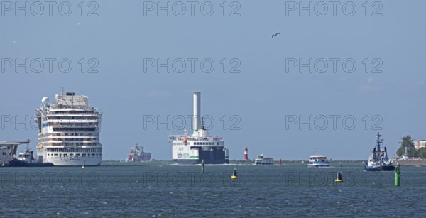 Cruise ship AIDA mar moored at the quay wall, Scandlines Hybrid Ferry, Warnow, Warnemünde, Rostock, Mecklenburg-Vorpommern, Germany