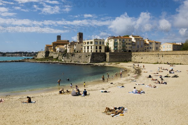 Beach and old town, Plage de la Gravette, Antibes, Provence Alpes Côte d'Azur, South of France, France