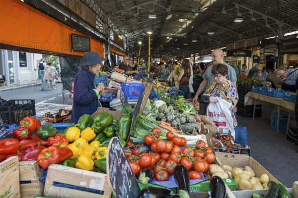 Market stall with vegetables, market hall, Marche Provencal, Antibes, Provence Alpes Côte d'Azur, South of France, France