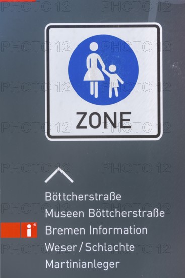 Info sign for various sights, Böttcherstrasse, cultural monuments in the historic city centre, numerous sights, tourist attraction, pedestrian zone, Hanseatic city of Bremen, Germany