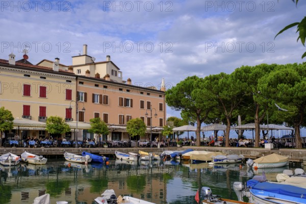 Houses at the harbour, Porto Vecchio, Lake Garda, Desenzano del Garda, Lombardy, Province of Brescia, Italy