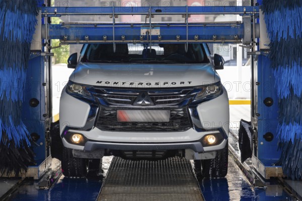 Mitsubishi car wash, Abu Dhabi, United Arab Emirates
