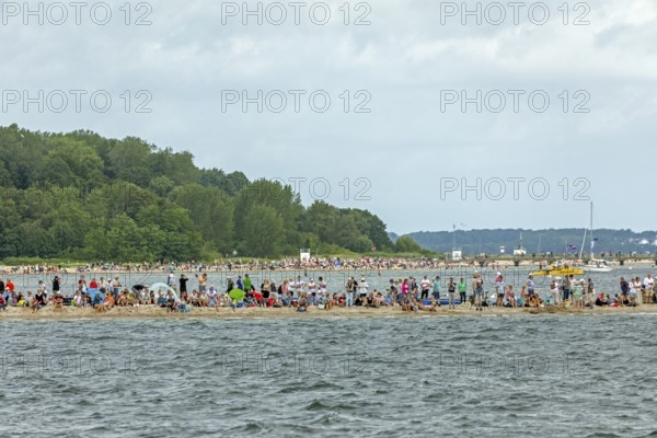 People watching the windjammer parade, Kieler Woche, Kiel Fjord, Kiel, Schleswig-Holstein, Germany