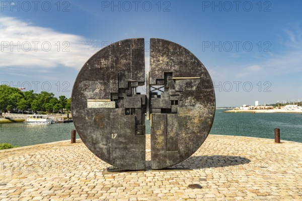 Sculpture Crépeau l'humaniste at the harbour in La Rochelle, France