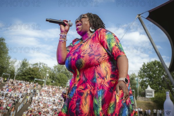 Dynelle Rhodes (Armstead), singer of the Weather Girls at the Berliner Rundfunk 91.4 Open Air in the Berlin ParkbÃ¼hne Wuhlheide on 05.07.2025