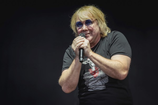 Tobias KÃ¼nzel, singer of the band Die Prinzen at the Berliner Rundfunk 91.4 Open Air in the Berlin ParkbÃ¼hne Wuhlheide on 05.07.2025