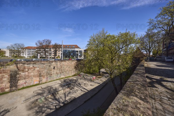 Old town, city fortification, city wall, modern architecture, general development, trees, skate park, blue sky, cirrostratus clouds, Spittlertor moat, Spittlertor wall, Nuremberg, Middle Franconia, independent city, Bavaria, Germany