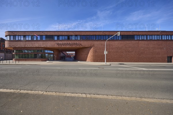 Fire Station 1, modern architecture, driveway, street, blue sky, ReutersbrunnenstraÃŸe, Nuremberg, Middle Franconia, independent city, Bavaria, Germany