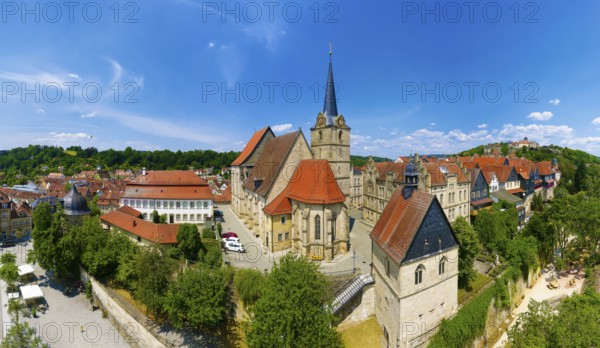 Aerial view, from left Marienplatz, Rosenturm, town wall, Catholic parish of St. Johannes, St. Johannes church 14th century, right below Annakapelle, behind it Catholic parish centre St. Johannes, far right town moat, above back Rosenberg fortress, upper town, old town, Kronach, Upper Franconia, Franconia, Bavaria, Germany