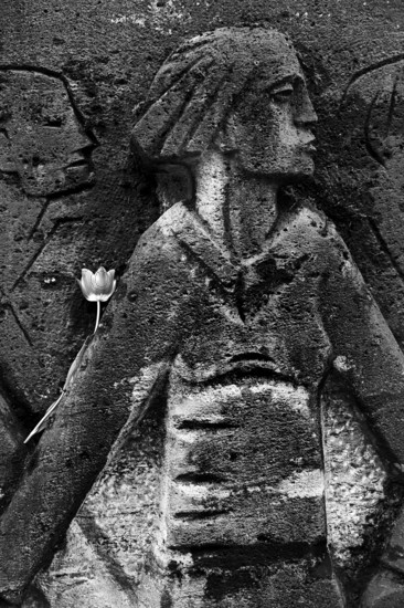 Bittermark memorial, memorial site, detail with tulip for the memorial service on Good Friday, artist Karel Niestrath, Dortmund, Germany