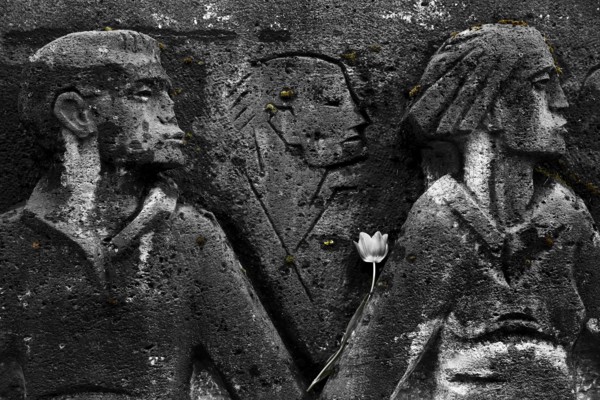 Bittermark memorial, memorial site, detail with tulip for the memorial service on Good Friday, artist Karel Niestrath, Dortmund, Germany