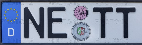 Car licence plate, word NETT, Germany