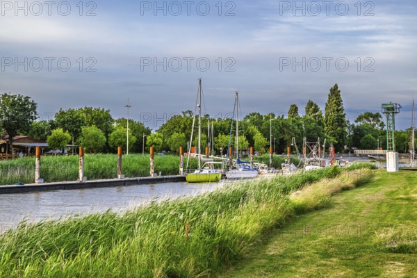 Marina Port des Callonges, Canal des Callonges and Gironde Estuary, Braud-et-Saint-Louis, France