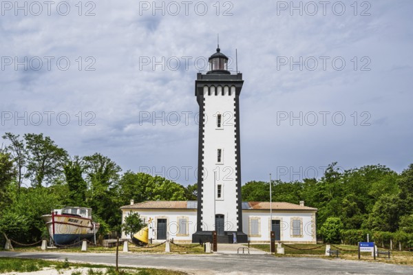 Lighthouse Phare de Grave, Pointe de Grave, Le Verdon-sur-Mer, Nouvelle-Aquitaine, Gironde Estuary, France