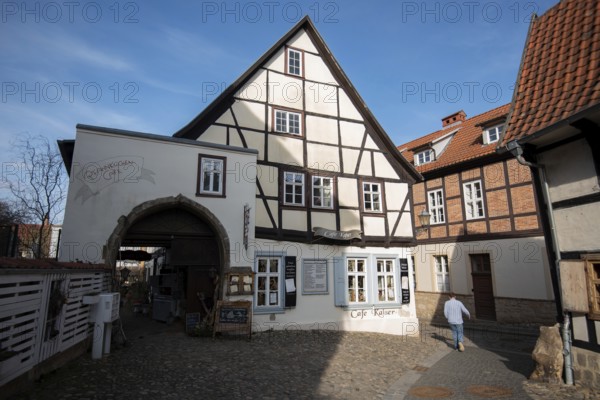 Cosy half-timbered house with Café Kaiser and pancake café in the old town of Quedlinburg, Saxony-Anhalt, Germany