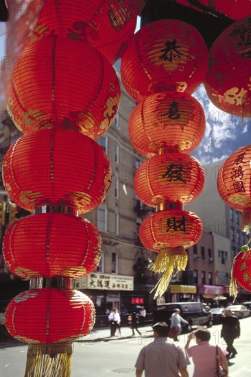 Red lampignons in front of a shop in China Town, New York City, USA