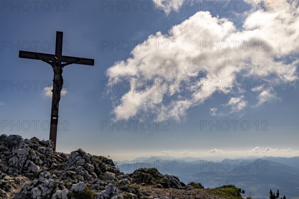 Summit cross of the Berchtesgadener Hochthron, behind the Osterhorn group, Untersberg, Berchtesgadener Alpten, Berchtesgaden, Berchtesgadener Land, Upper Bavaria, Bavaria, Germany