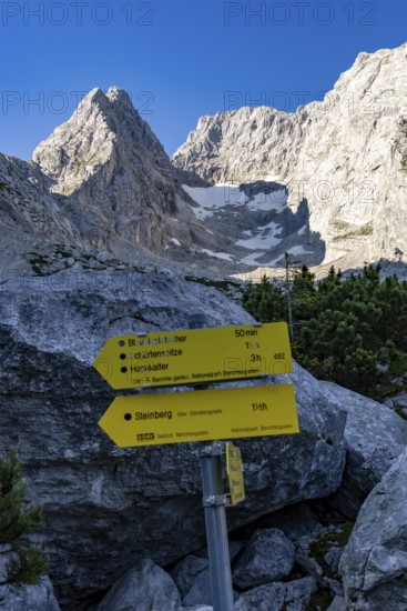 Signpost to the Blue Ice Glacier in the middle of Blaueisspitze, Hochkalter and Rotpalfen, Berchtesgaden Alps, Berchtesgaden National Park, Ramsau, Berchtesgadener Land, Upper Bavaria, Bavaria, Germany