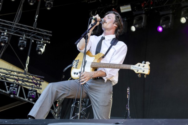 Zane Acord, Singer, bass player, The Thing, indie rock band, USA, live open air at the Citadel Music Festival, 01.07.2025, Zitadelle Spandau, Berlin, Germany < english> The Thing, indierock band, USA, live open air at the Citadel Music Festival, July 1, 2025, Spandau Citadel, Berlin, Germany