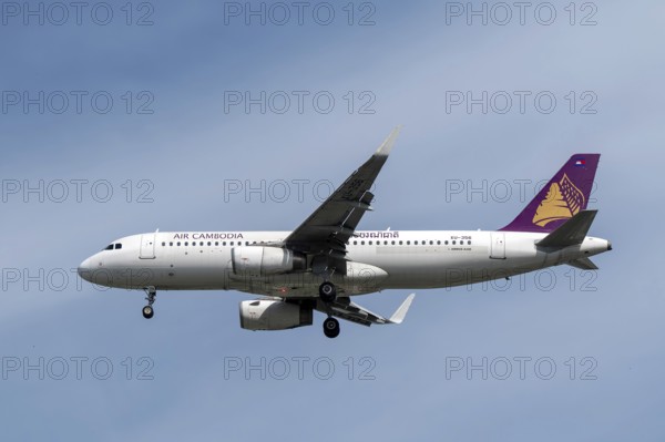 Aircraft Air Cambodia, XU-356, Airbus A320-200