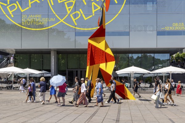 Crinkly avec disque rouge from 1973, modern sculpture by Alexander Calder in front of the art museum Stuttgart, Baden-WÃ¼rttemberg, Germany