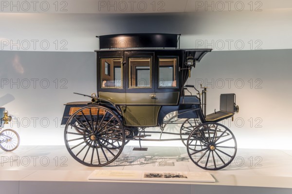 The Mercedes-Benz Museum in Stuttgart presents a journey through the automotive history of the global corporation. The history of the Mercedes star begins with the first automobile in 1886. 160 vehicles are on display. Stuttgart, Baden-WÃ¼rttemberg, Germany