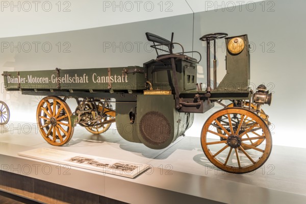 Daimler motor lorry from 1898. The Mercedes-Benz Museum in Stuttgart presents a journey through the automotive history of the global corporation. The history of the Mercedes star begins with the first automobile in 1886. 160 vehicles are on display. Stuttgart, Baden-WÃ¼rttemberg, Germany