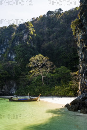 Sandy beach beach and rocks, Koh Hong, Hong Island, Thanbok Khoranee National Park, Krabi, Andaman Sea, Thailand