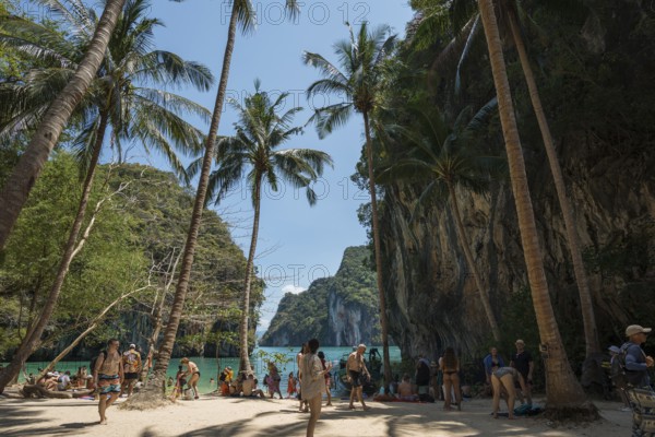 Crowd, Koh Lao Lading, Koh Hong, Thanbok Khoranee National Park, Krabi, Andaman Sea, Thailand