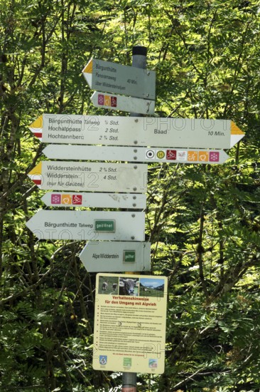 Hiking signpost in BÃ¤rgunttal, near Baad, Kleinwalsertal, AllgÃ¤u Alps, Vorarlberg, Austria