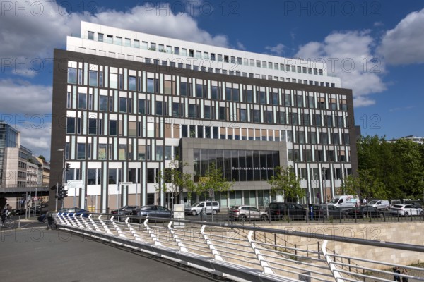 The modern office building of the Federal Press Conference in Berlin-Mitte rises strikingly on the banks of the Spree, directly on the KronprinzenbrÃ¼cke, Berlin, Germany